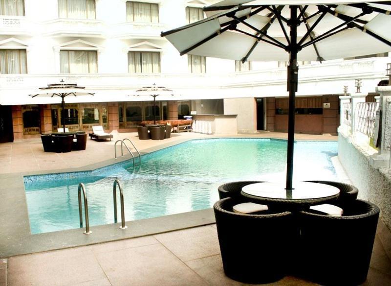 The Aruna Hotel Chennai Exterior photo