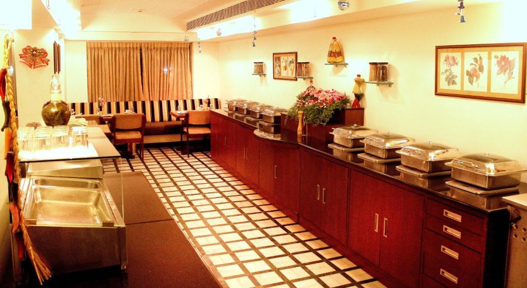 The Aruna Hotel Chennai Room photo