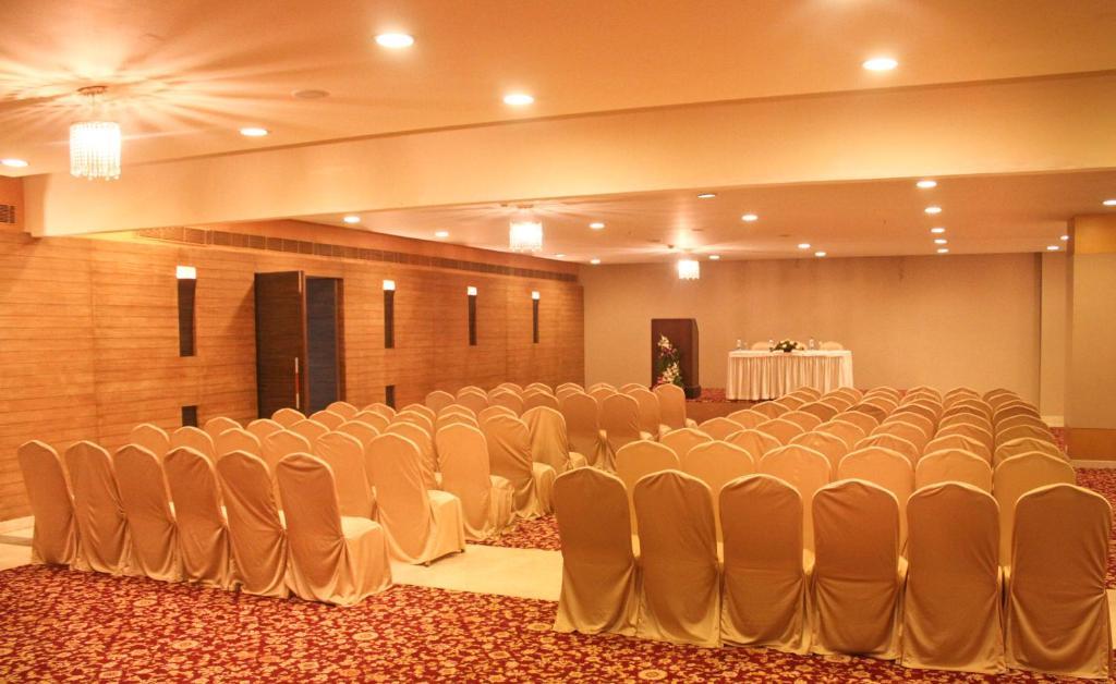 The Aruna Hotel Chennai Room photo